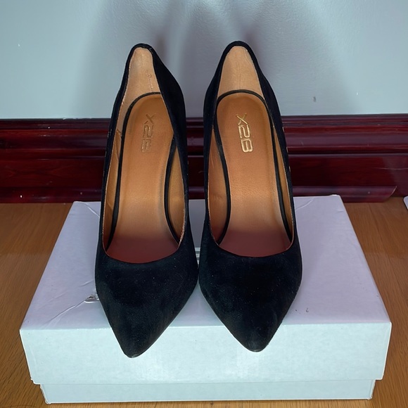 Chunky suede heels! - Picture 1 of 4